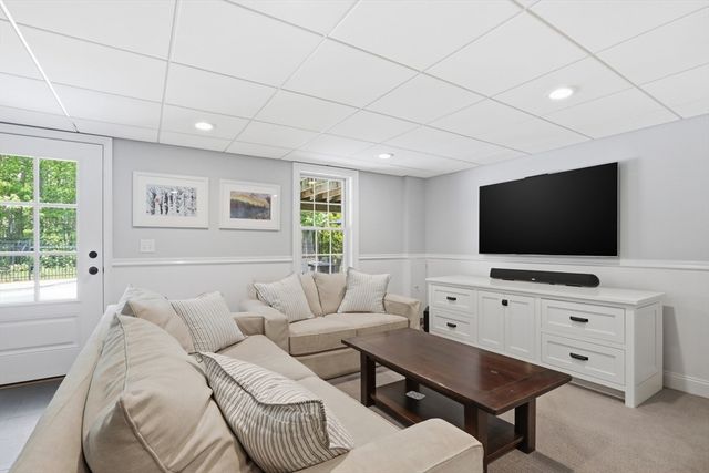 40 Frances Dr, Newburyport, MA 01950