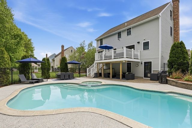 40 Frances Dr, Newburyport, MA 01950