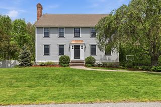 40 Frances Dr, Newburyport, MA 01950