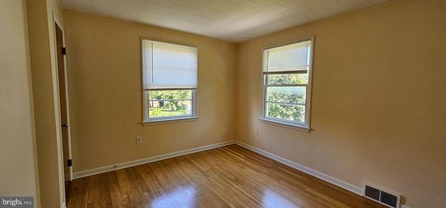 220 E WHITLOCK AVE, Winchester, VA 22601