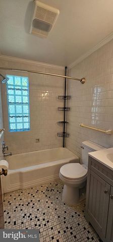 220 E WHITLOCK AVE, Winchester, VA 22601