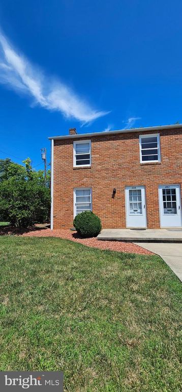 220 E WHITLOCK AVE, Winchester, VA 22601