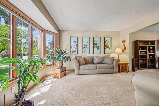 8373 Jorgensen Avenue S, Cottage Grove, MN 55016