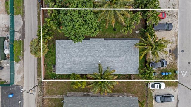 901 NE 40th Street 2, Oakland Park, FL 33334