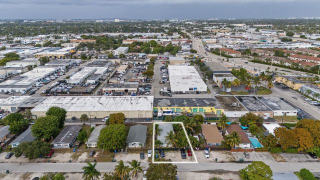 901 NE 40th Street 2, Oakland Park, FL 33334