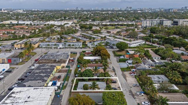 901 NE 40th Street 2, Oakland Park, FL 33334