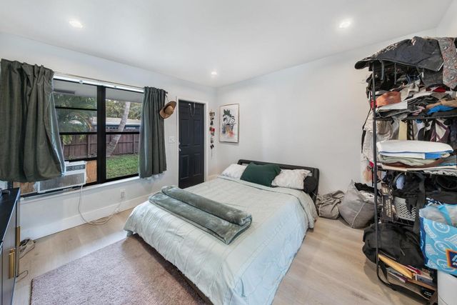 901 NE 40th Street 2, Oakland Park, FL 33334