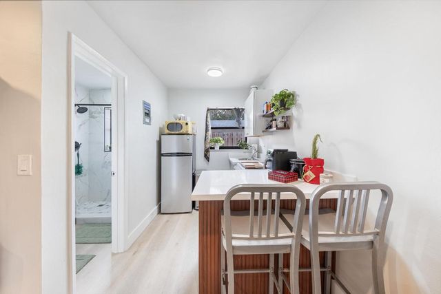 901 NE 40th Street 2, Oakland Park, FL 33334