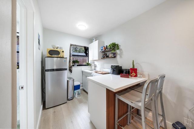 901 NE 40th Street 2, Oakland Park, FL 33334