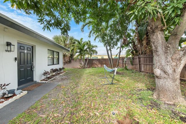901 NE 40th Street 2, Oakland Park, FL 33334