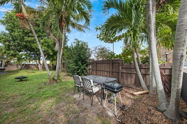 901 NE 40th Street 2, Oakland Park, FL 33334