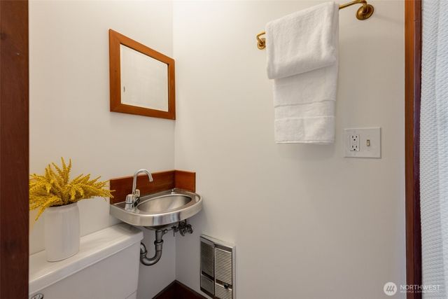 1204 17th Avenue E, Seattle, WA 98112