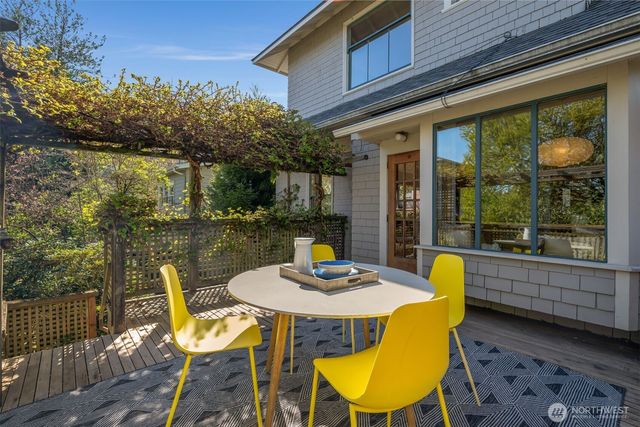 1204 17th Avenue E, Seattle, WA 98112