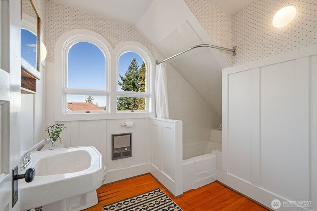 1204 17th Avenue E, Seattle, WA 98112