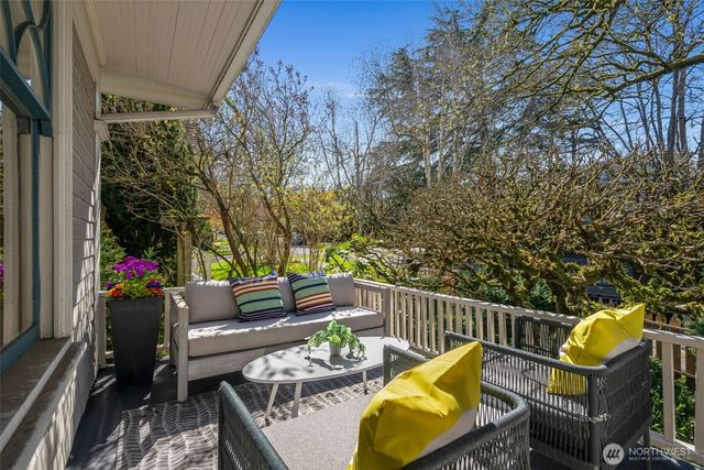 1204 17th Avenue E, Seattle, WA 98112