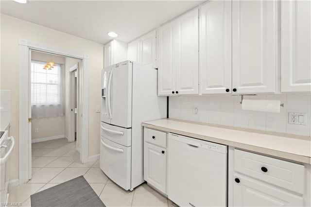 5513 Cove CIR 88, Naples, FL 34119