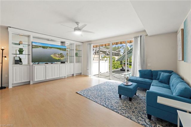 5513 Cove CIR 88, Naples, FL 34119