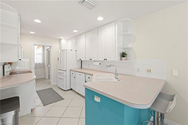 5513 Cove CIR 88, Naples, FL 34119