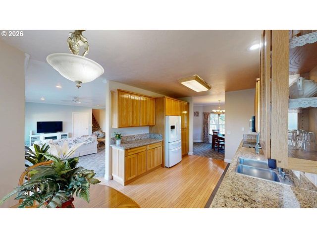 865 JODEE Ln, Brookings, OR 97415