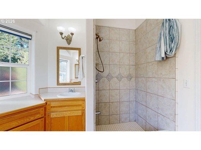 865 JODEE Ln, Brookings, OR 97415