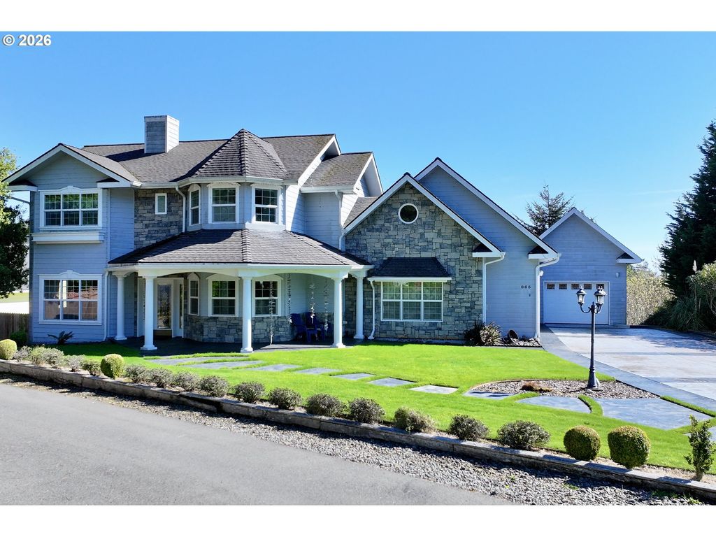 865 JODEE Ln, Brookings, OR 97415