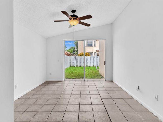15817 Nw 4th Ct, Pembroke Pines, FL 33028
