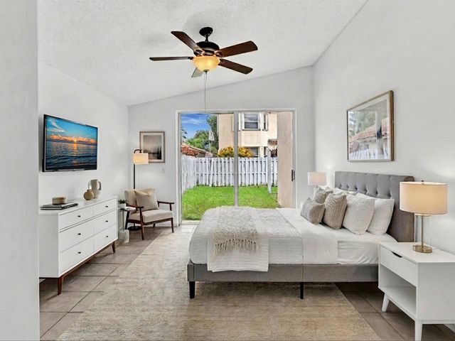 15817 Nw 4th Ct, Pembroke Pines, FL 33028