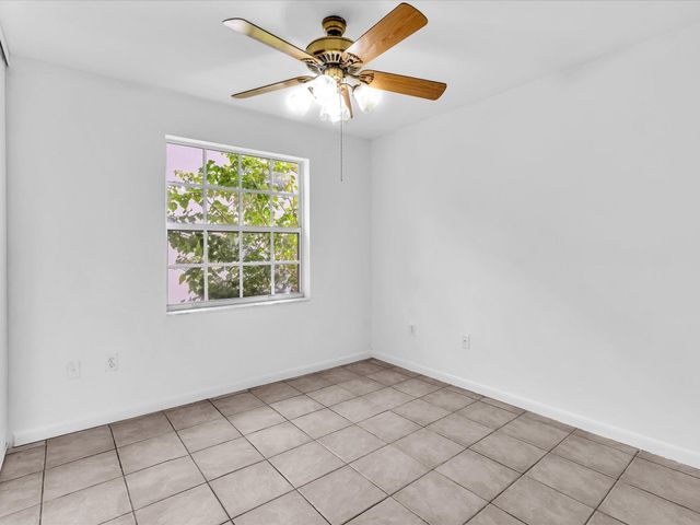 15817 Nw 4th Ct, Pembroke Pines, FL 33028