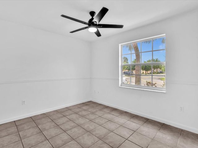 15817 Nw 4th Ct, Pembroke Pines, FL 33028