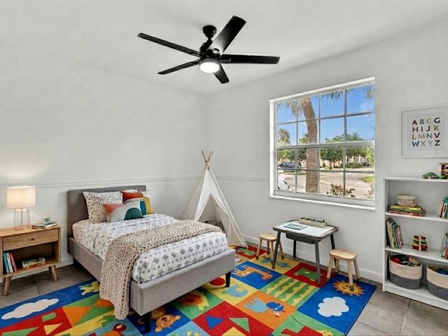 15817 Nw 4th Ct, Pembroke Pines, FL 33028