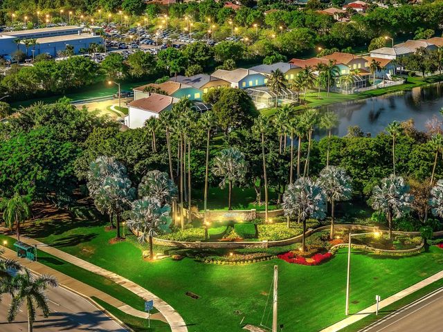 15817 Nw 4th Ct, Pembroke Pines, FL 33028