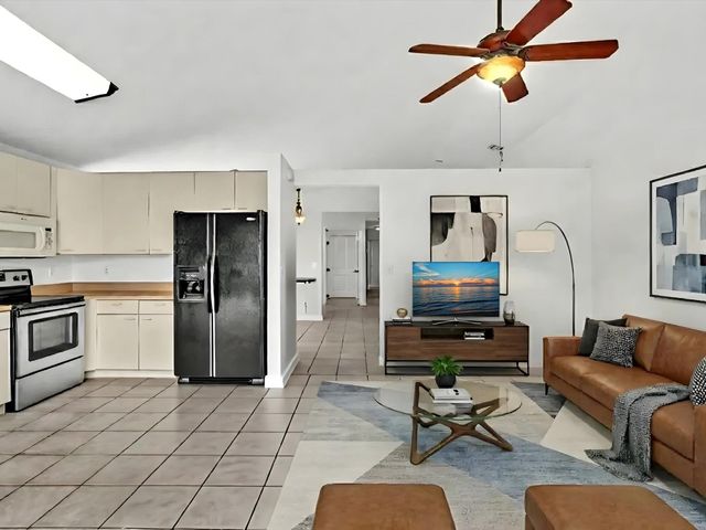 15817 Nw 4th Ct, Pembroke Pines, FL 33028