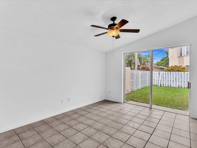 15817 Nw 4th Ct, Pembroke Pines, FL 33028