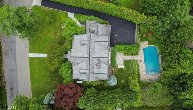 281 Long Hill Dr, Millburn Twp., NJ 07078