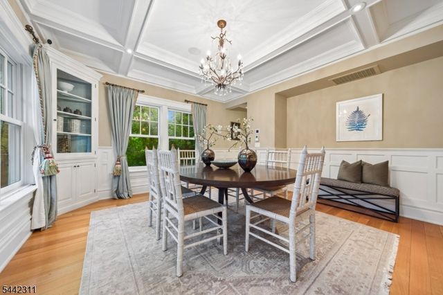 281 Long Hill Dr, Millburn Twp., NJ 07078