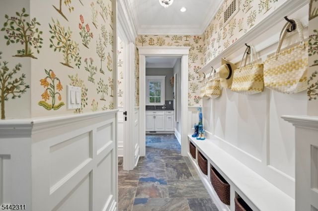 281 Long Hill Dr, Millburn Twp., NJ 07078