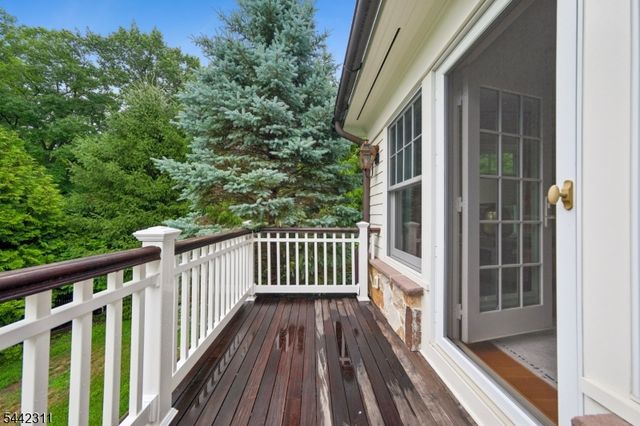 281 Long Hill Dr, Millburn Twp., NJ 07078