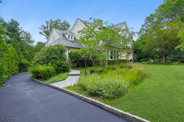 281 Long Hill Dr, Millburn Twp., NJ 07078