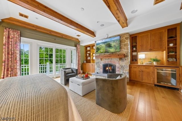 281 Long Hill Dr, Millburn Twp., NJ 07078