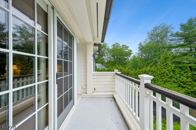 281 Long Hill Dr, Millburn Twp., NJ 07078