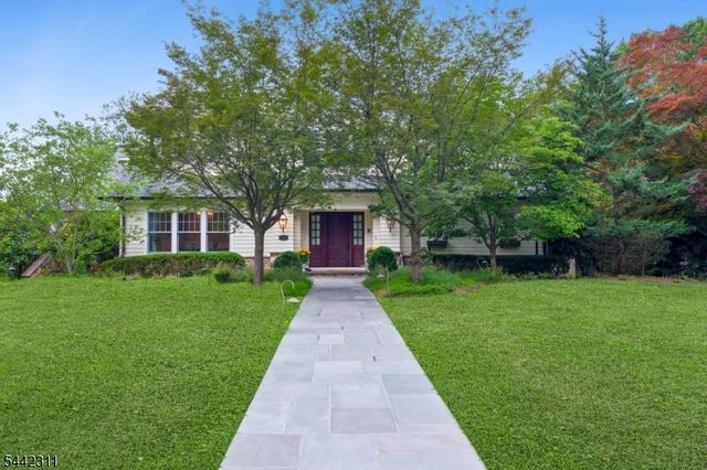 281 Long Hill Dr, Millburn Twp., NJ 07078