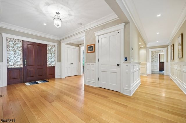 281 Long Hill Dr, Millburn Twp., NJ 07078