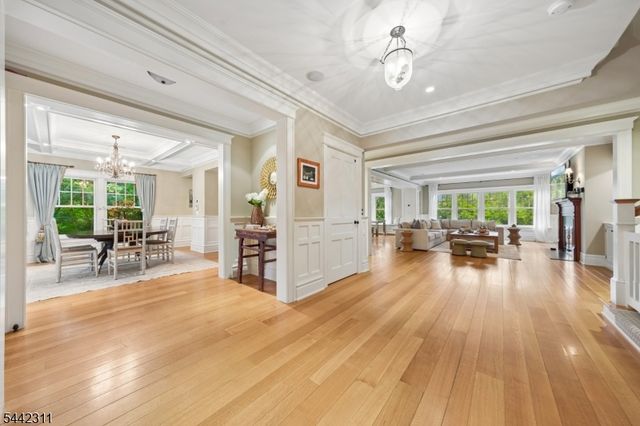 281 Long Hill Dr, Millburn Twp., NJ 07078
