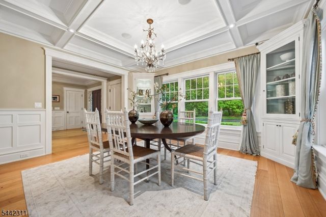 281 Long Hill Dr, Millburn Twp., NJ 07078