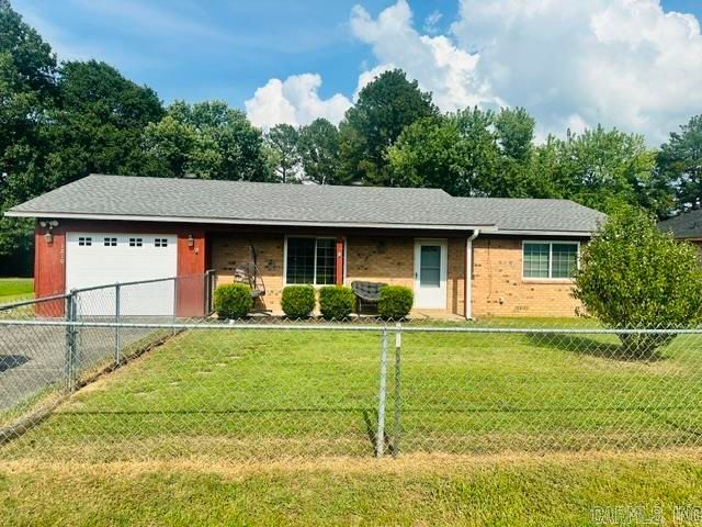 1210 Privett Park Drive, Lonoke, AR 72086
