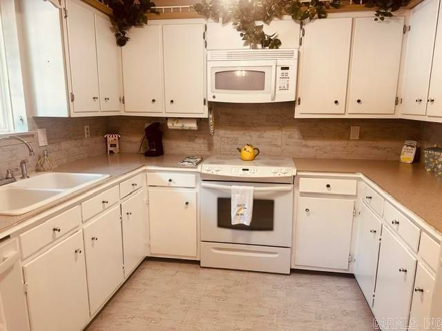 1210 Privett Park Drive, Lonoke, AR 72086