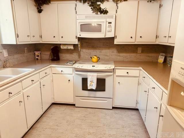 1210 Privett Park Drive, Lonoke, AR 72086