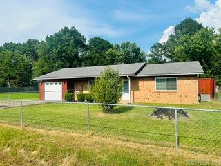 1210 Privett Park Drive, Lonoke, AR 72086