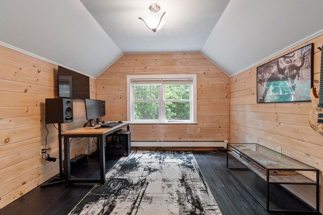 167 Gates Pond Rd, Berlin, MA 01503