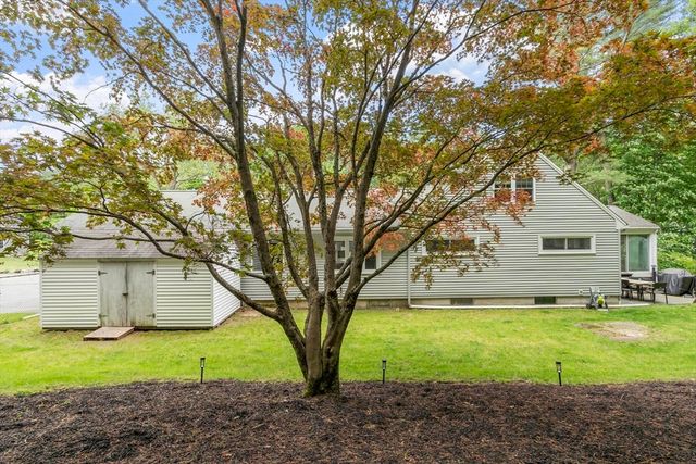 167 Gates Pond Rd, Berlin, MA 01503
